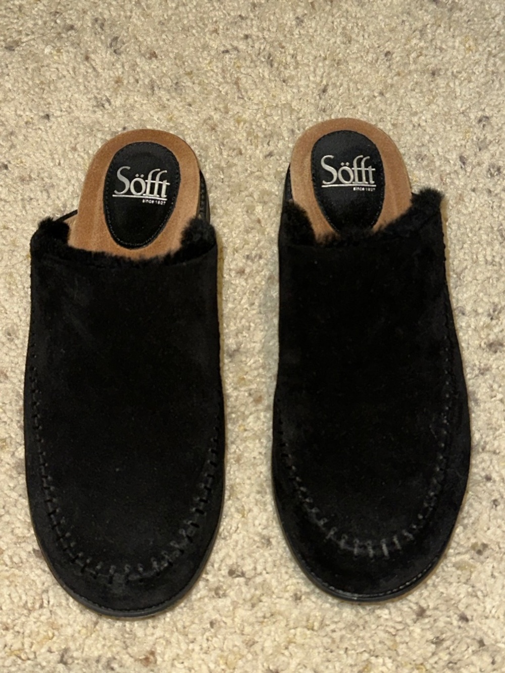 NWOB Sofft Bellflower slip-on shearling fur and suede leather clogs size 8